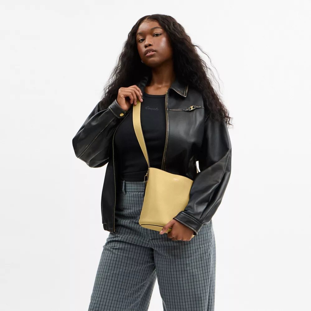 Bleecker Bucket Bag 21