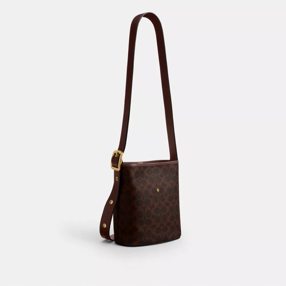 Bleecker Bucket Bag 21 in Signature Canvas