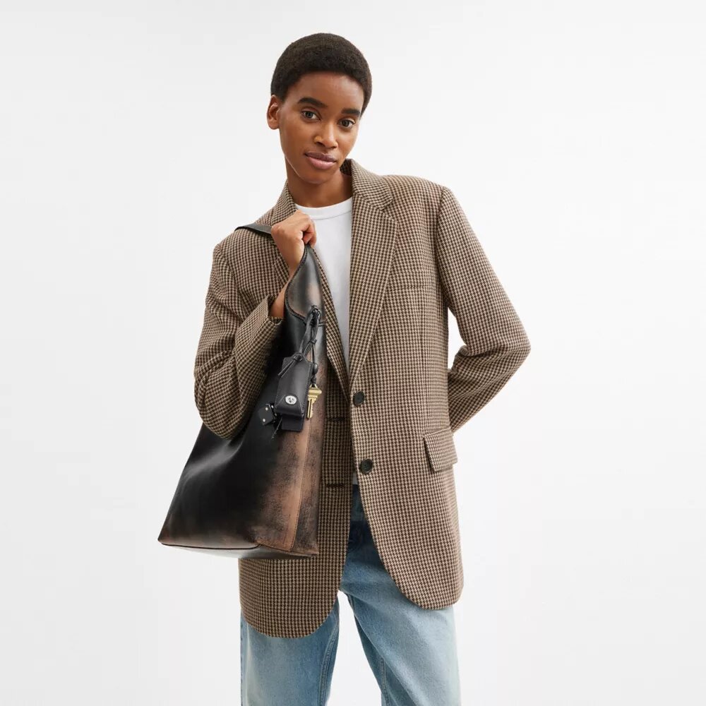 Brooklyn Shoulder Bag 39 in Loved Leather