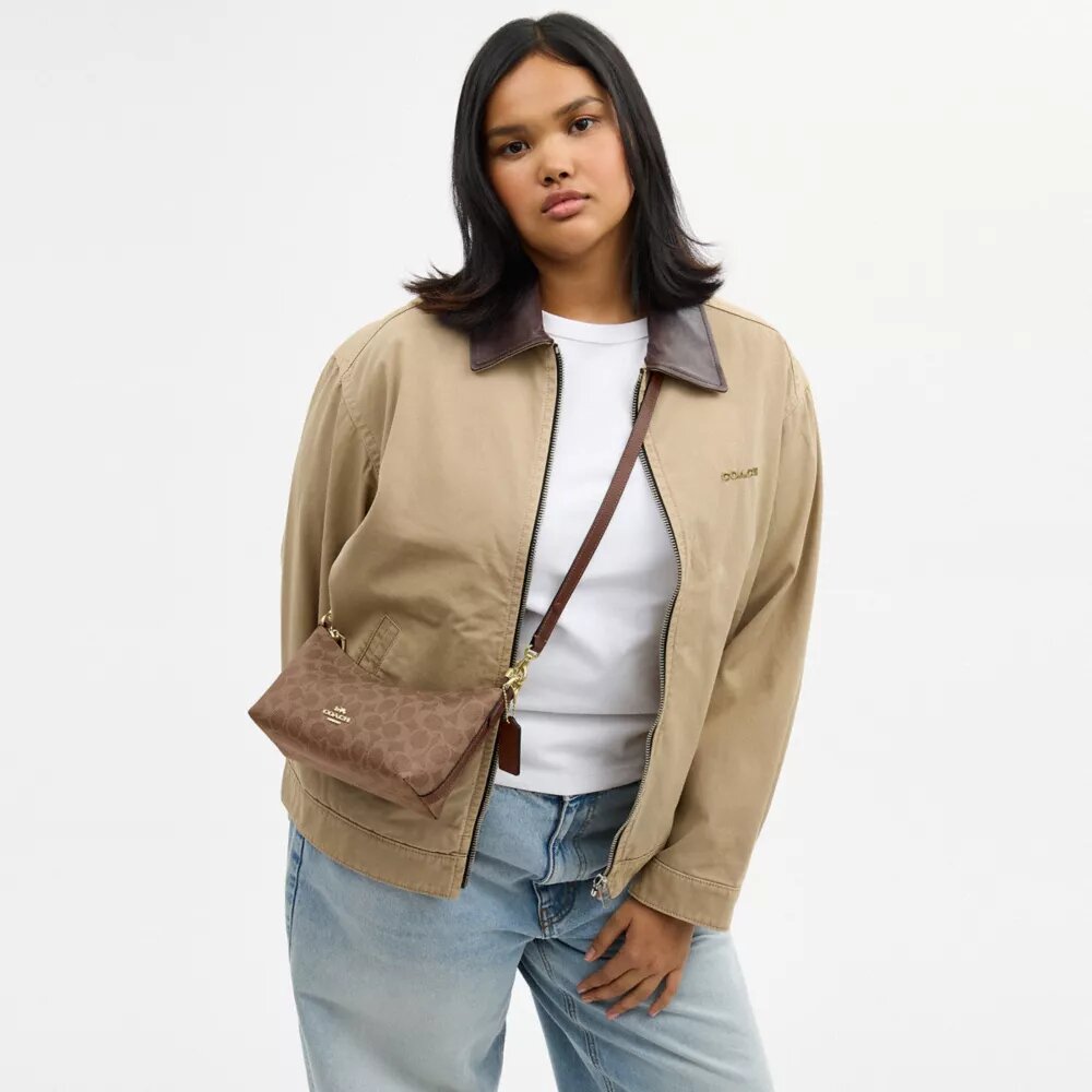 Caitlin Shoulder Bag in Signature Canvas