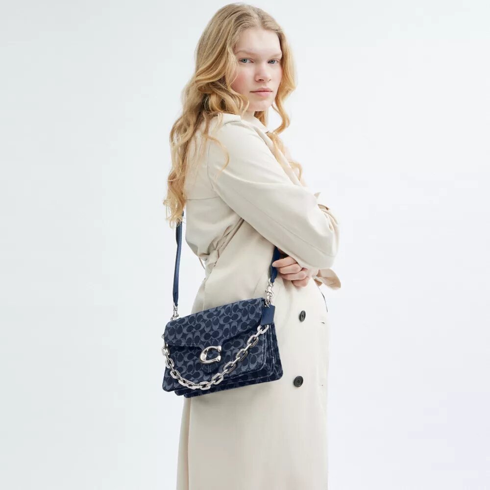 Chain Tabby Shoulder Bag in Signature Denim