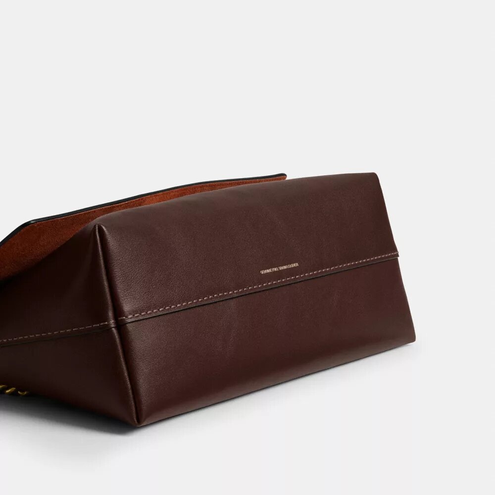Chelsea Shoulder Bag 30 with Chain