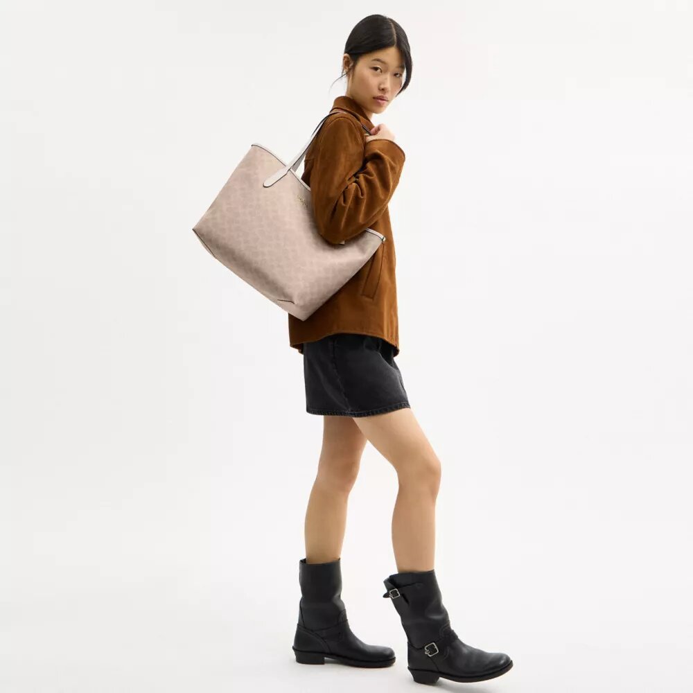City Tote Bag in Signature Canvas