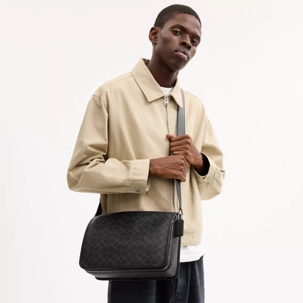 Colby Messenger Bag 32 in Signature Canvas