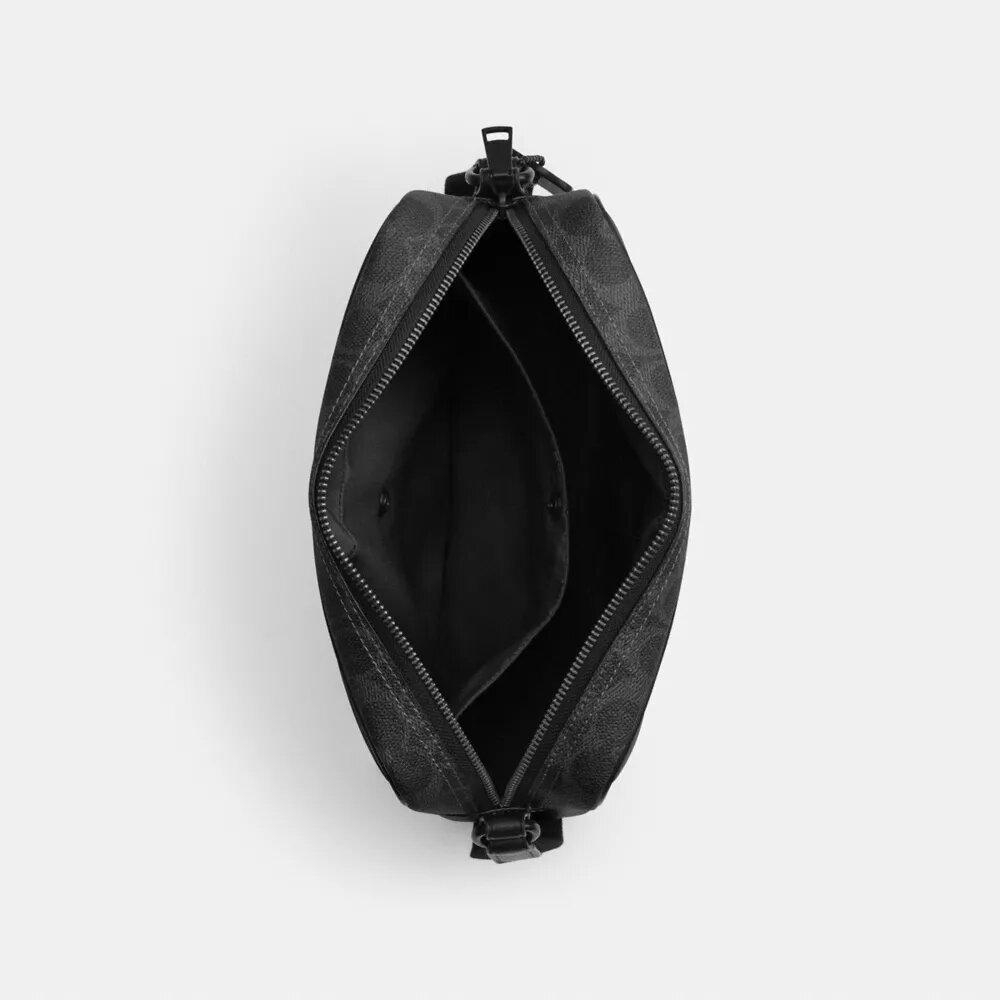Colton Crossbody Bag 25 in Signature Canvas