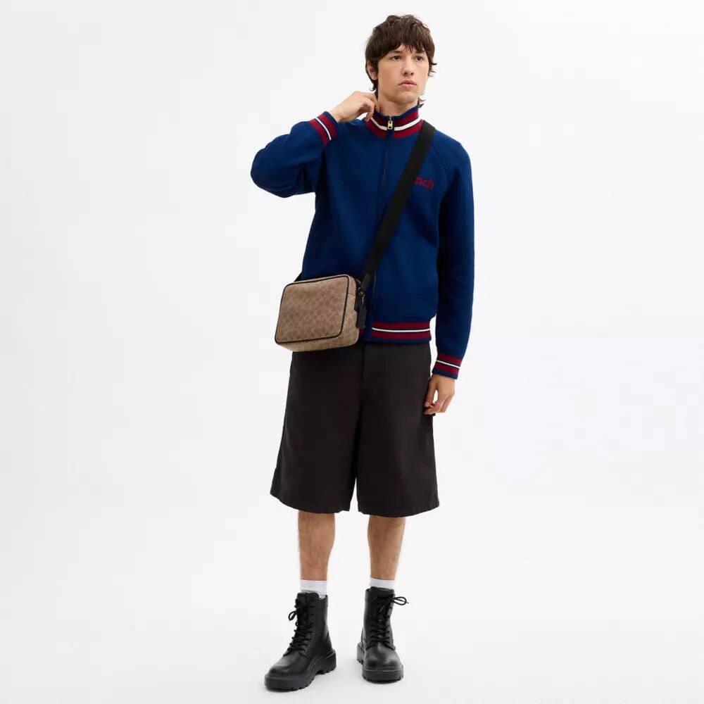 Colton Crossbody Bag 25 in Signature Canvas