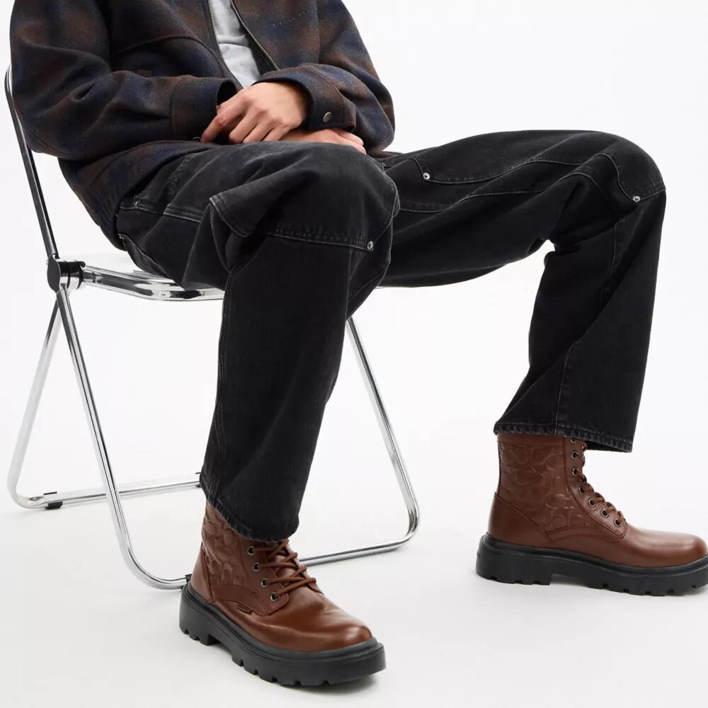 Combat Boot in Signature Leather