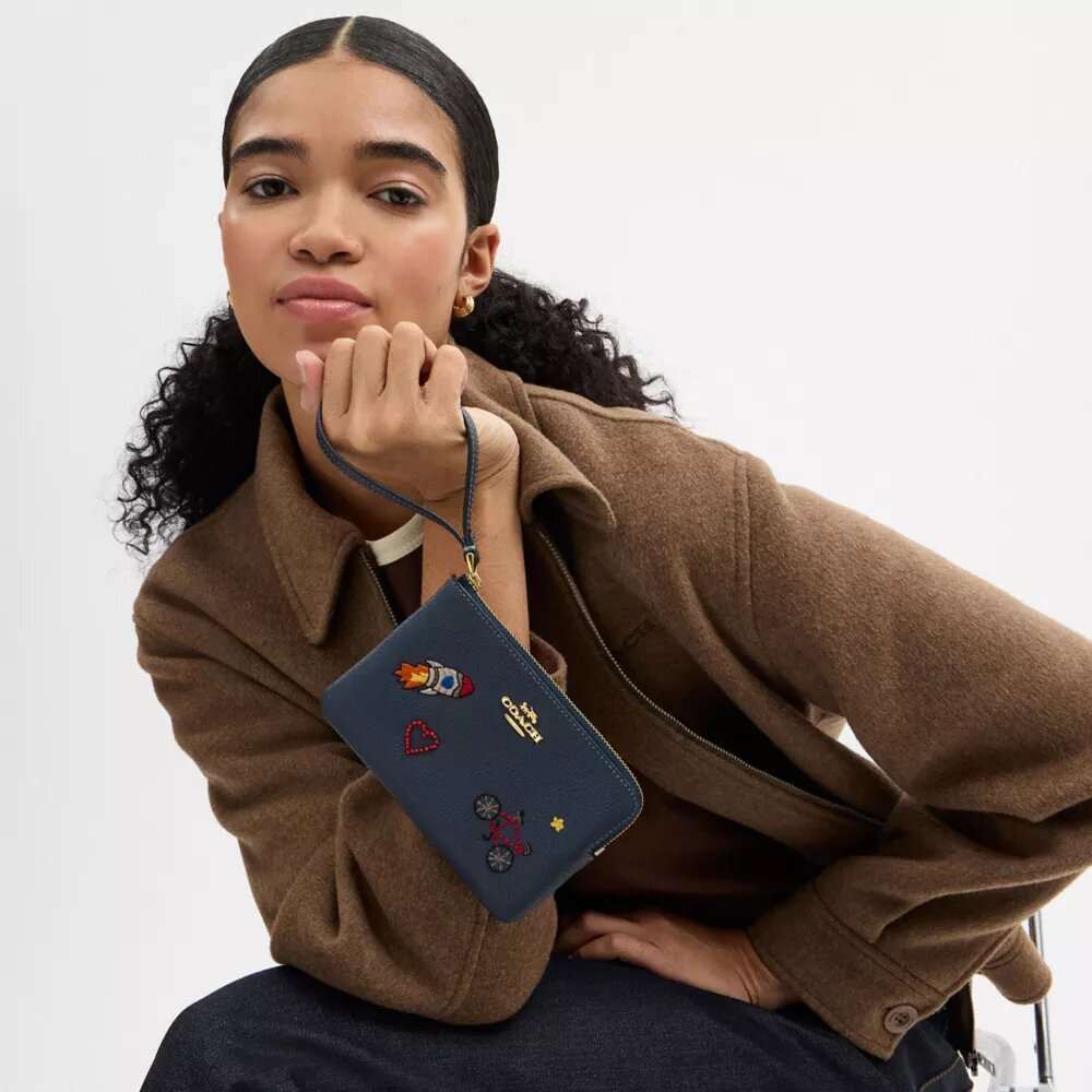 Corner Zip Wristlet