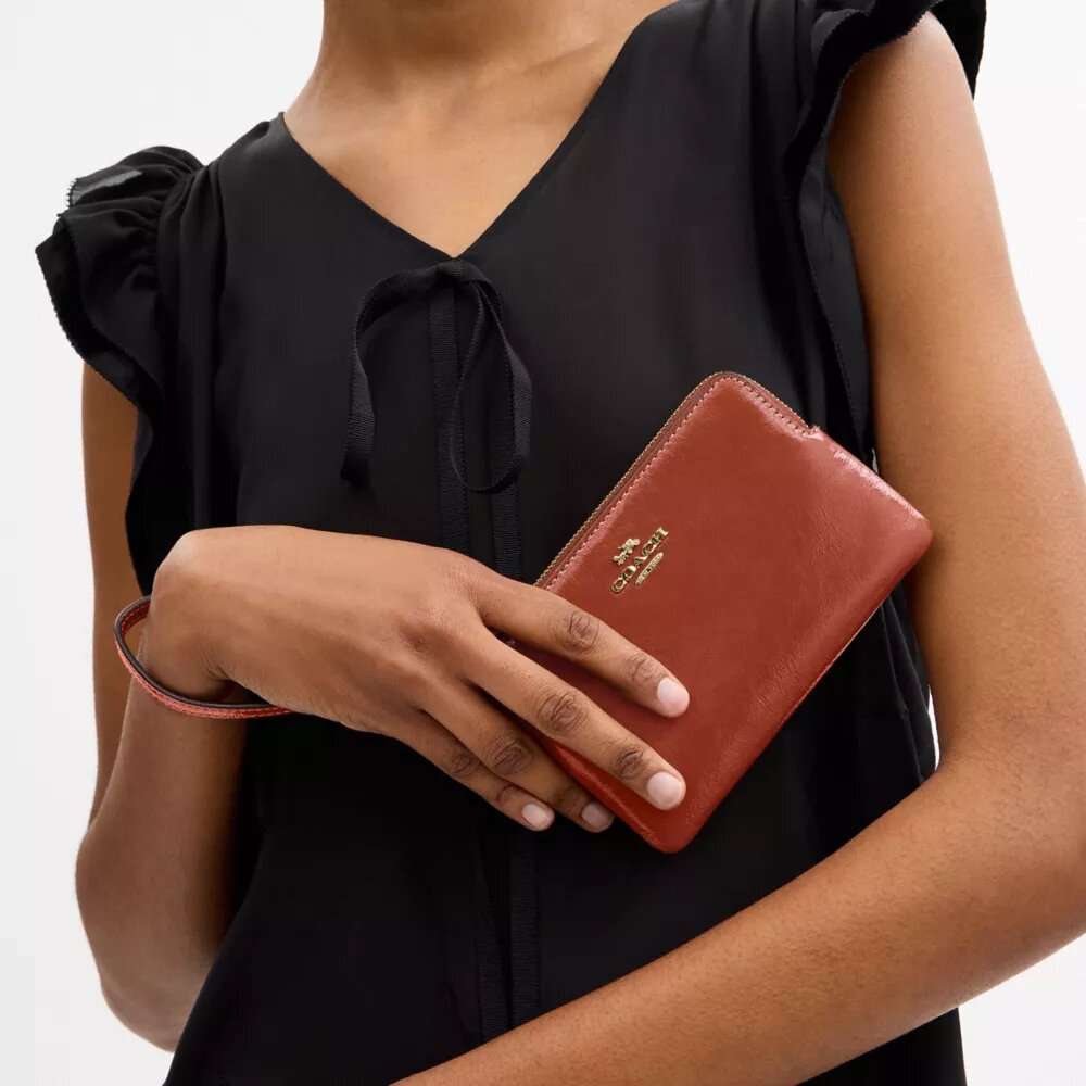 Corner Zip Wristlet