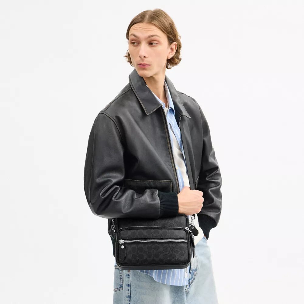 Dakota Crossbody Bag in Signature Canvas