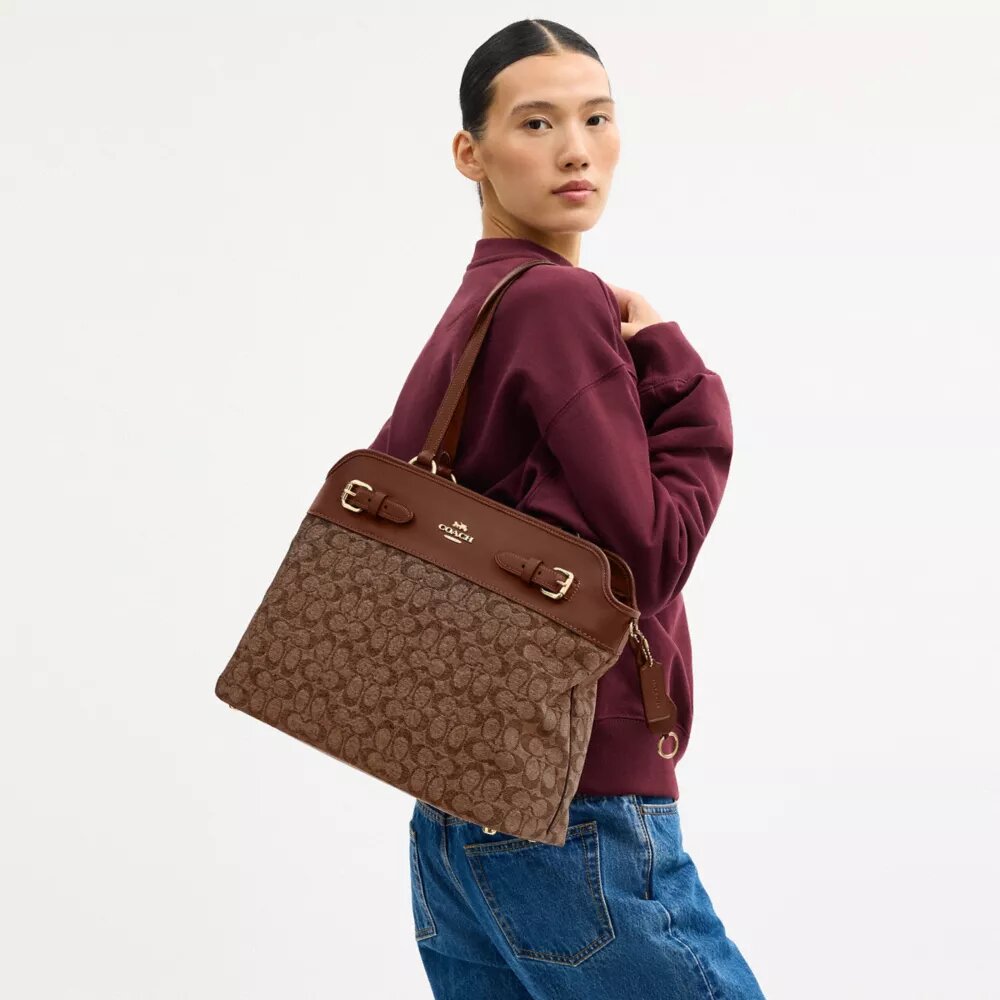 Easton Tote Bag in Signature Chenille