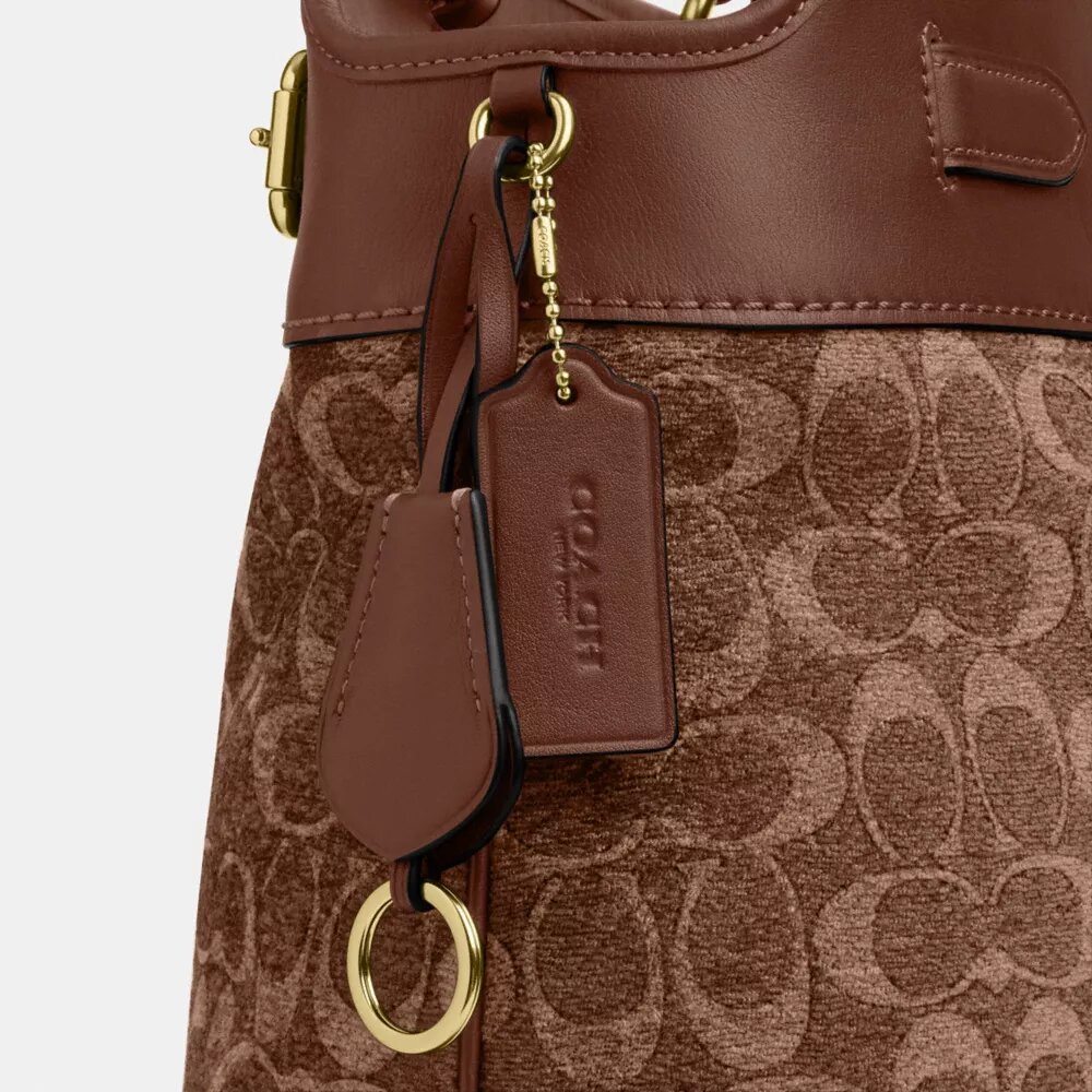 Easton Tote Bag in Signature Chenille