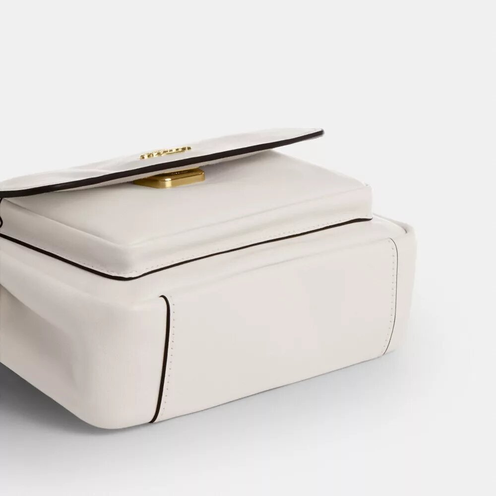Elodie Crossbody Bag 18