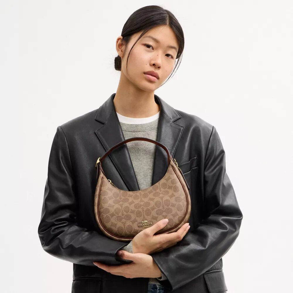 Emily Shoulder Bag in Signature Canvas