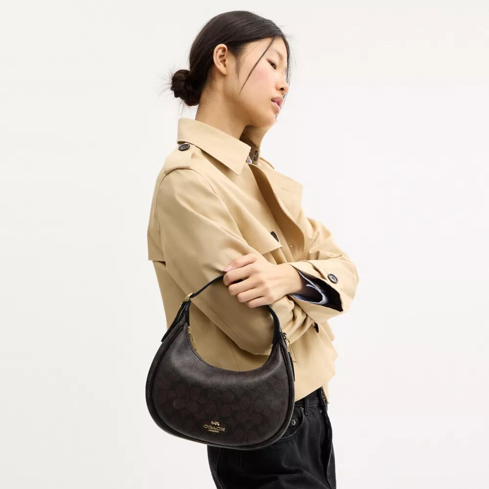 Emily Shoulder Bag in Signature Canvas