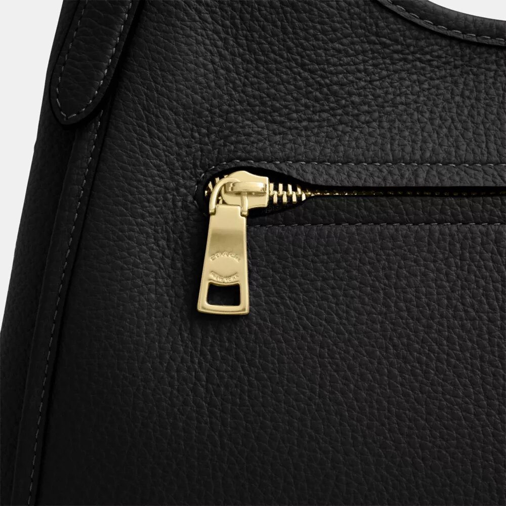 Erin Shoulder Bag