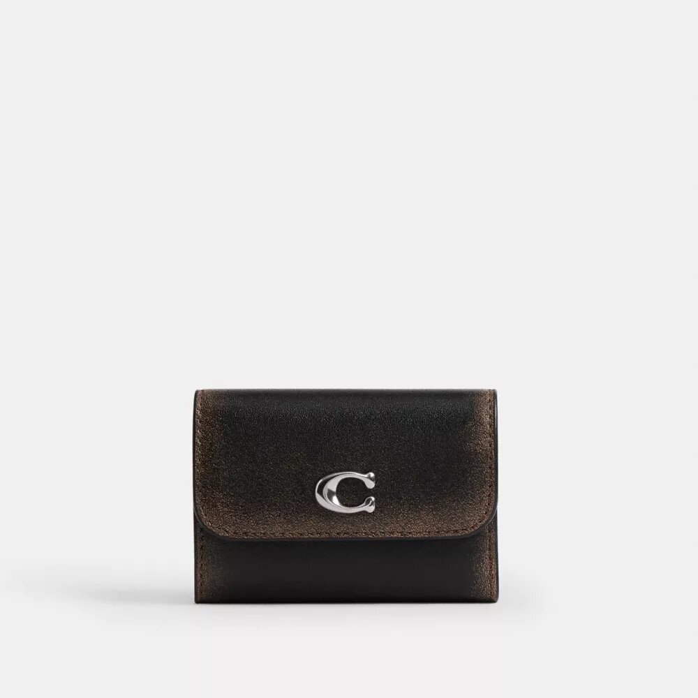 Essential Card Holder Wallet in Loved Leather