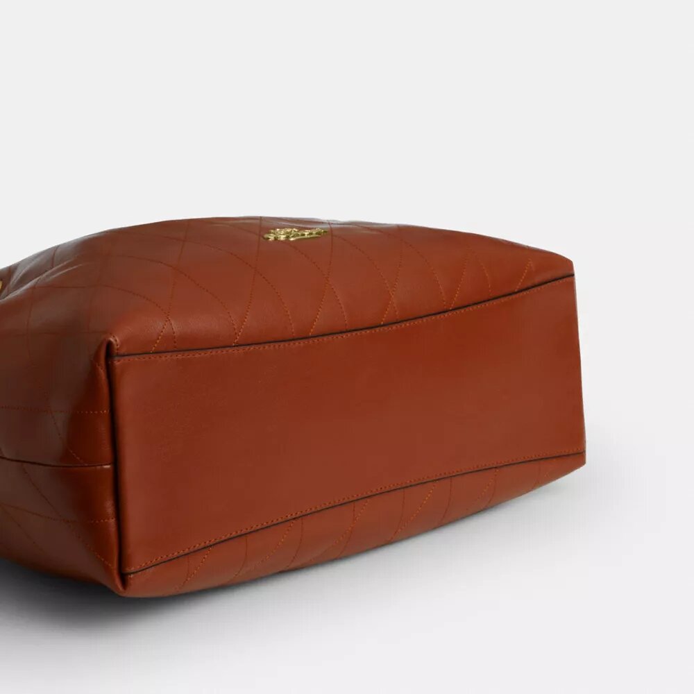 Evelyn Shoulder Bag with Quilting and Charm