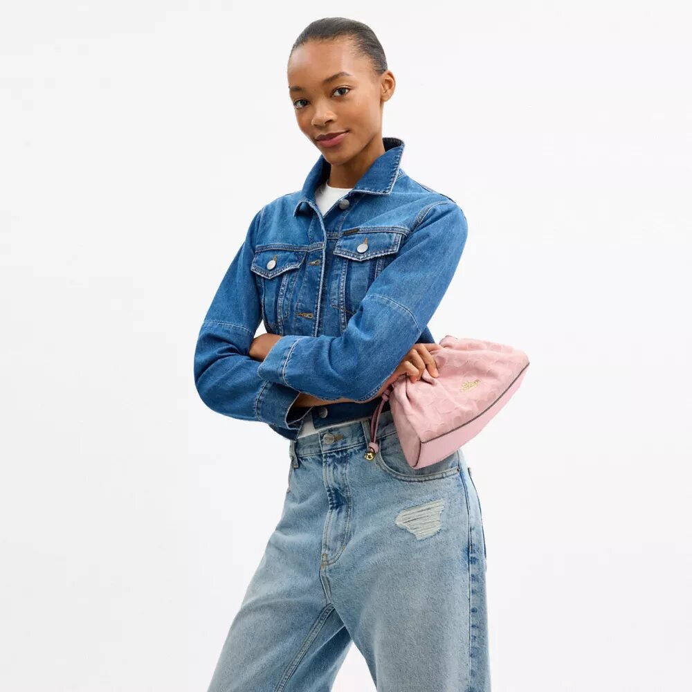 Faye Shoulder Bag in Signature Denim