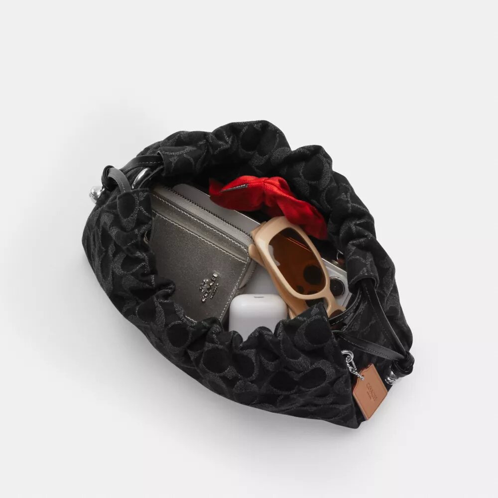 Faye Shoulder Bag in Signature Denim