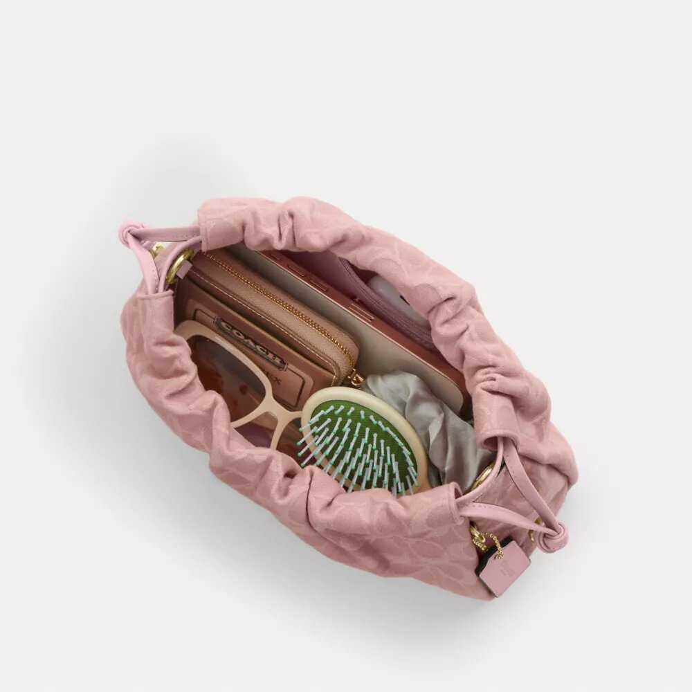 Faye Shoulder Bag in Signature Denim