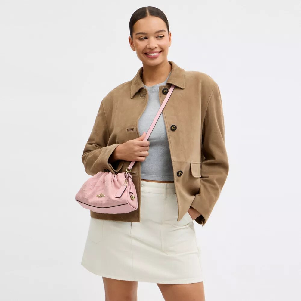 Faye Shoulder Bag in Signature Denim