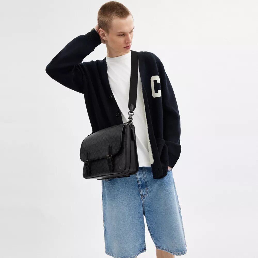 Hitch Messenger Bag in Signature Canvas