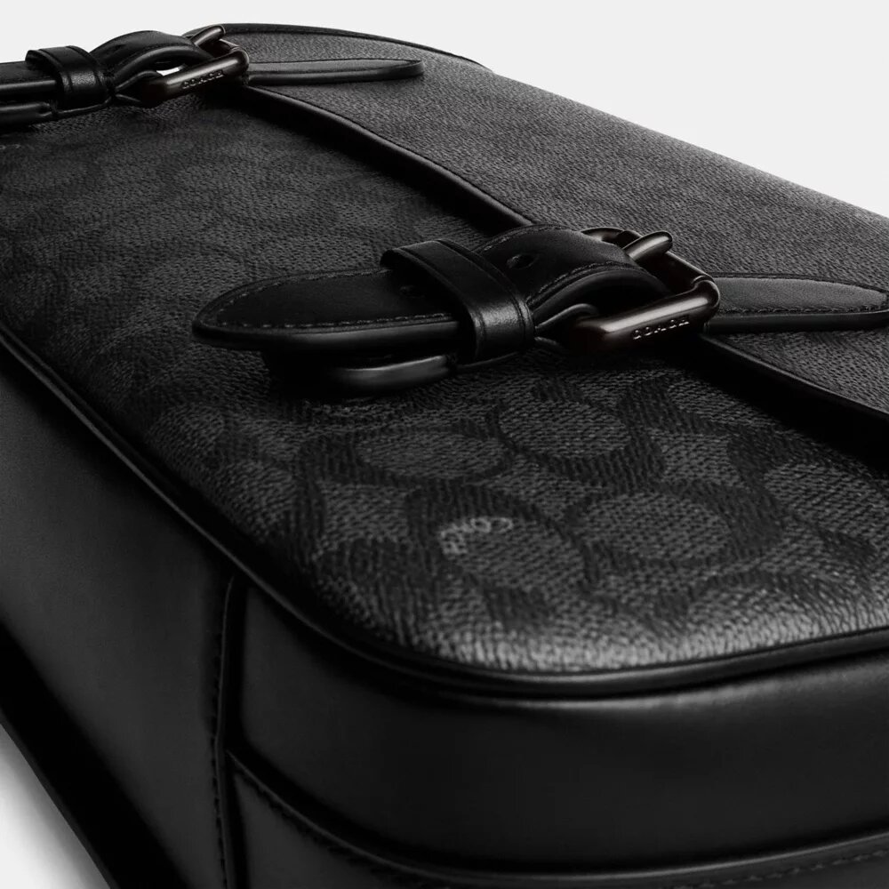 Hitch Messenger Bag in Signature Canvas