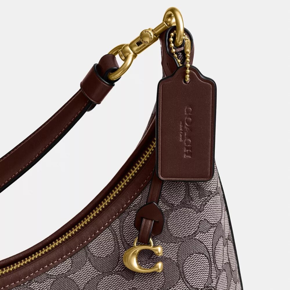 Juliet Shoulder Bag 38 in Signature Jacquard