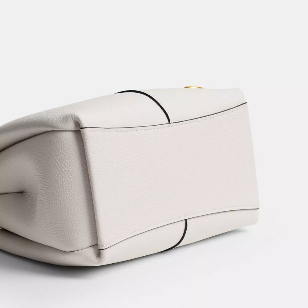 Lana Shoulder Bag 23