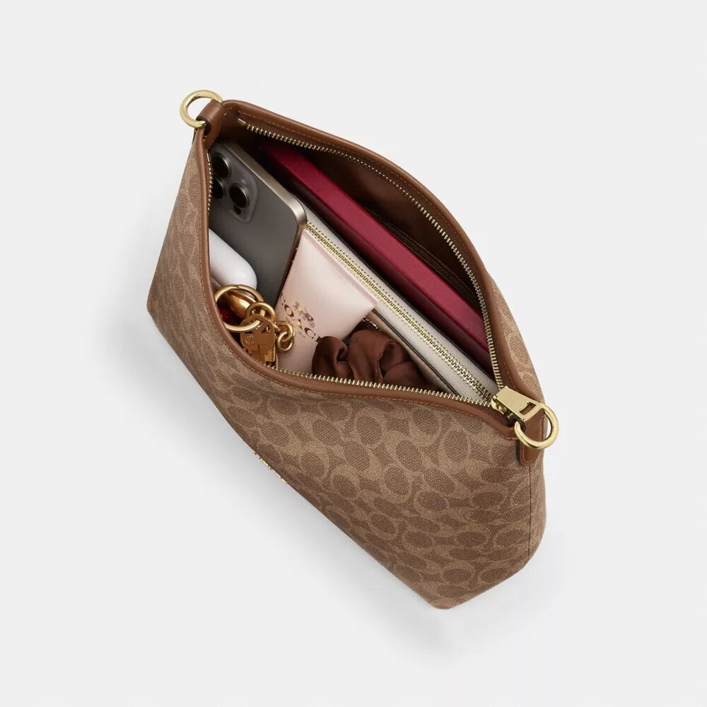Laurel Shoulder Bag in Signature Canvas