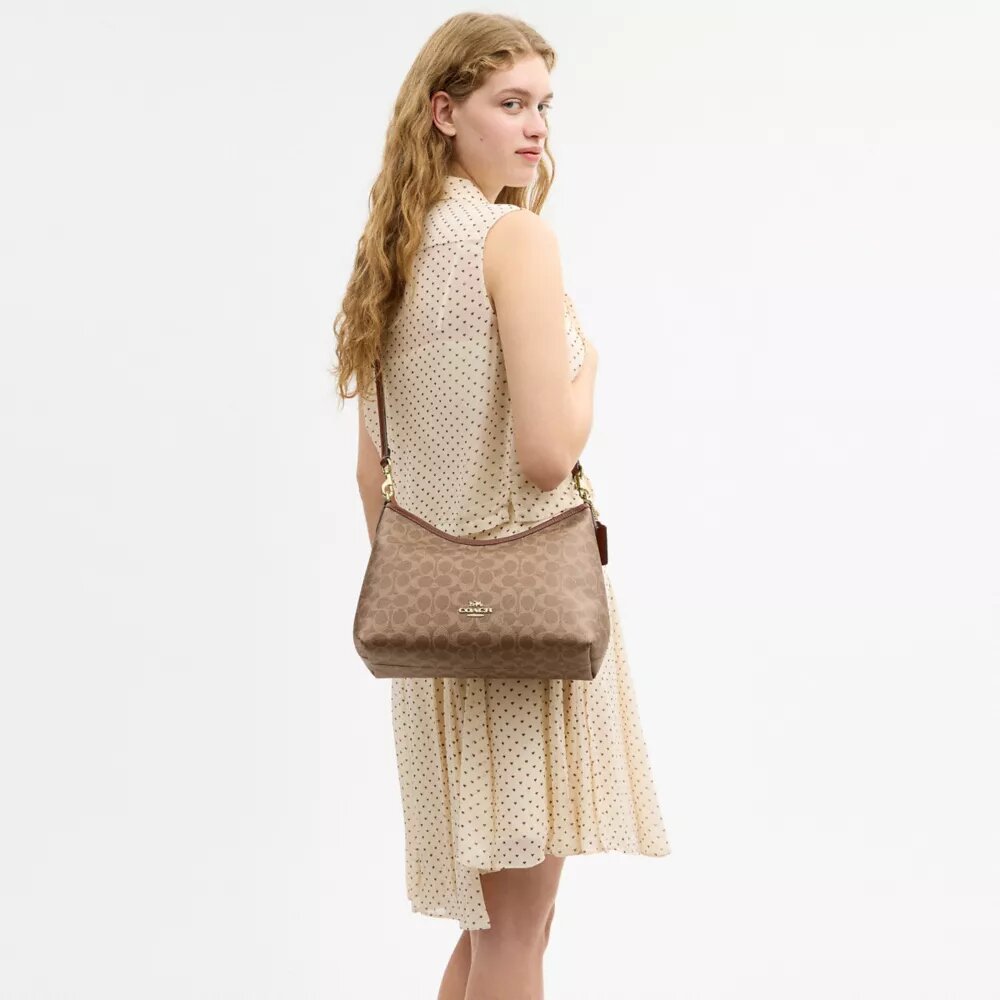 Laurel Shoulder Bag in Signature Canvas