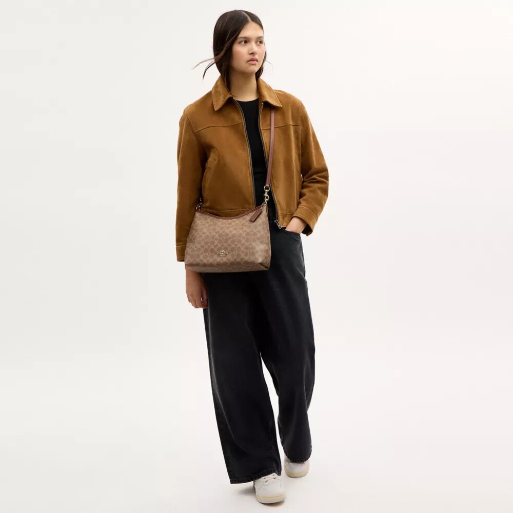 Laurel Shoulder Bag in Signature Canvas