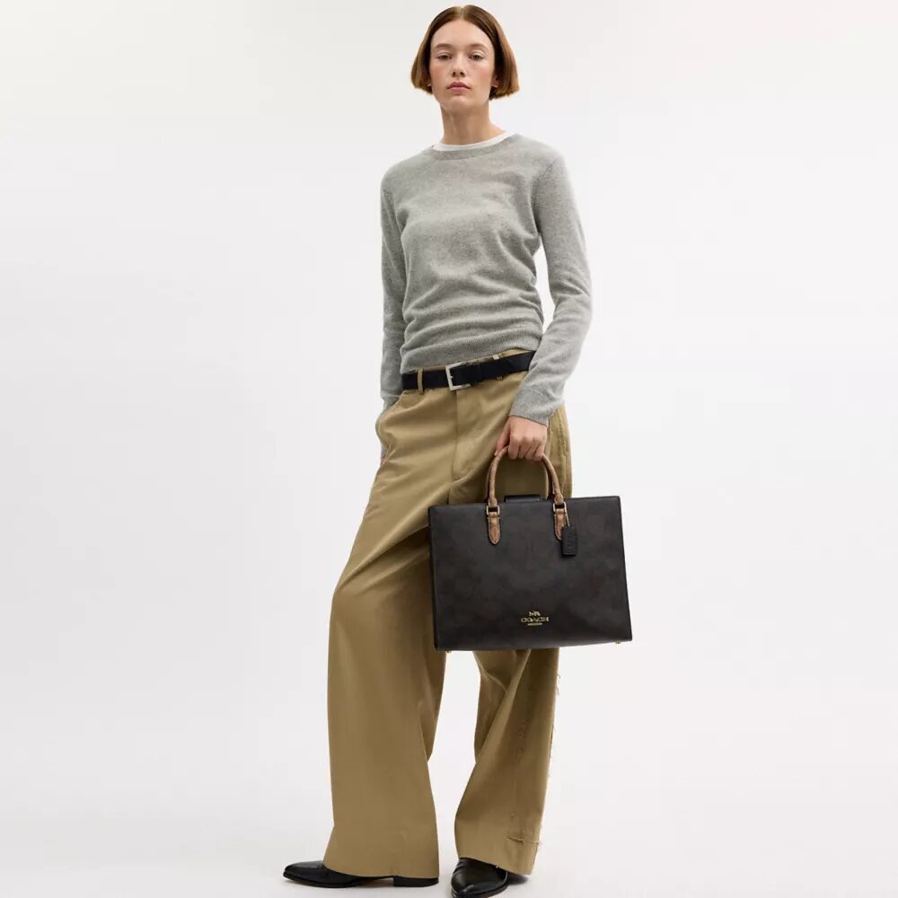 Maggie Tote Bag in Blocked Signature Canvas