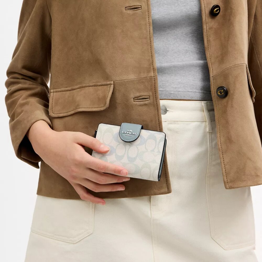 Medium Corner Zip Wallet in Signature Canvas