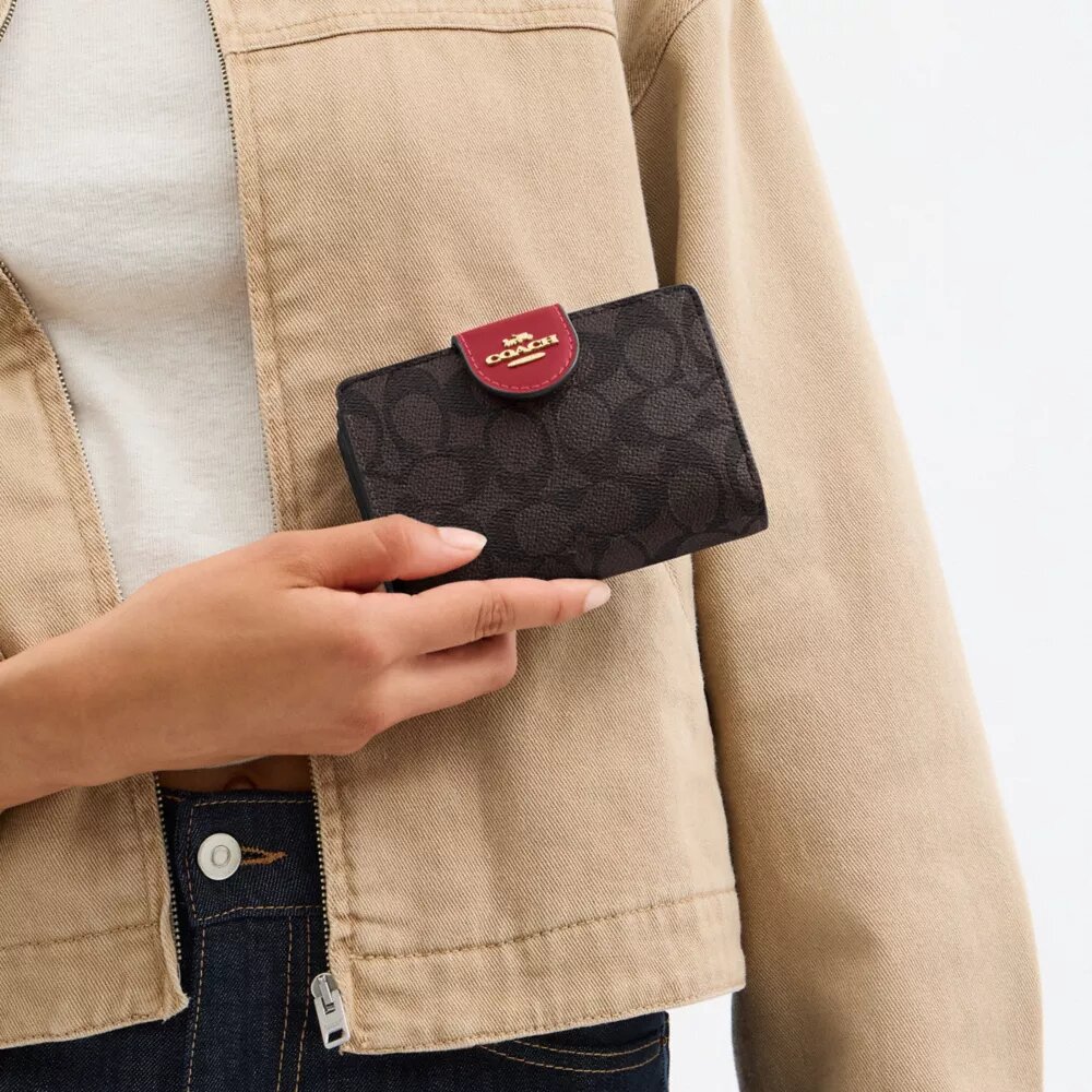 Medium Corner Zip Wallet in Signature Canvas