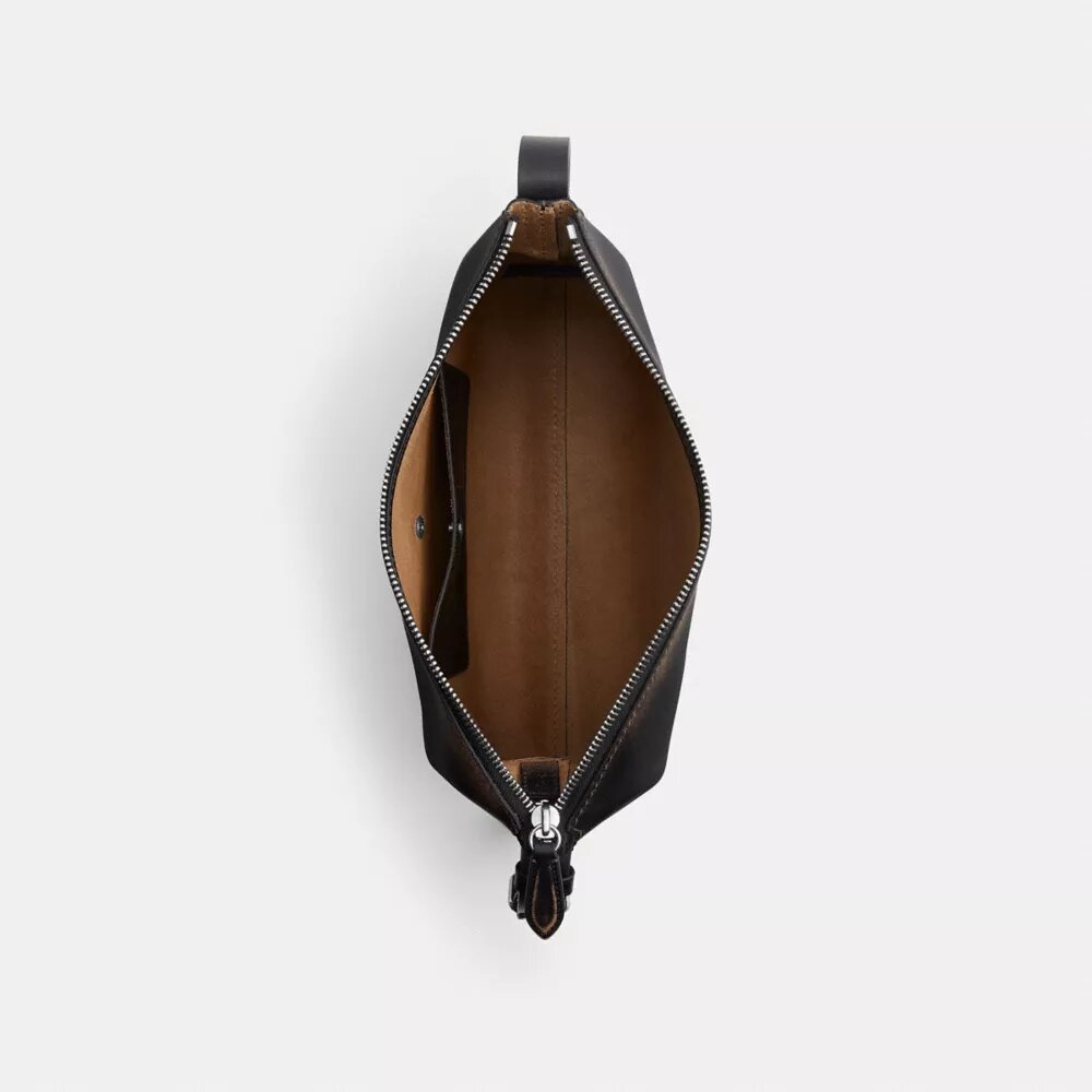 Mott Messenger Bag 33 in Loved Leather
