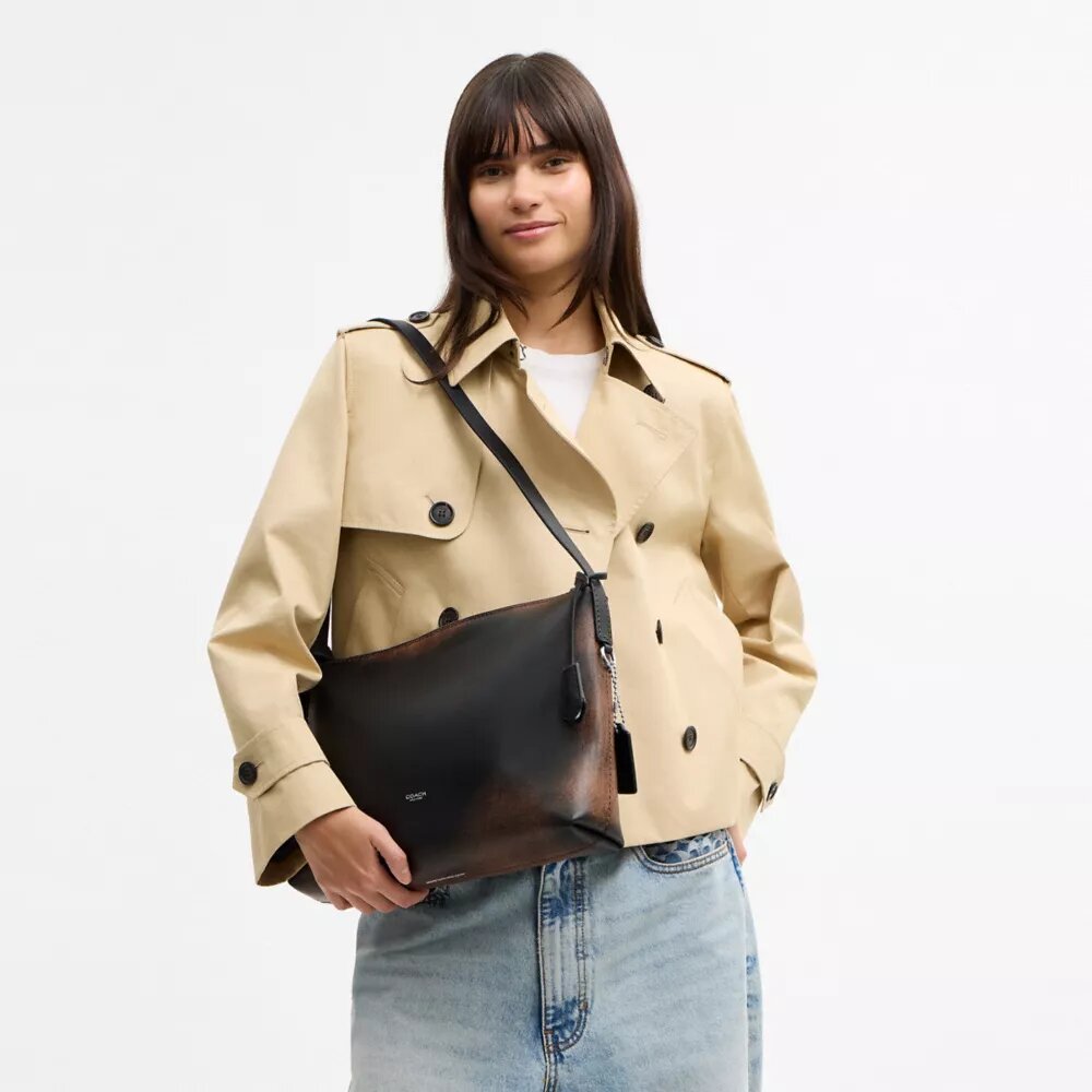 Mott Messenger Bag 33 in Loved Leather