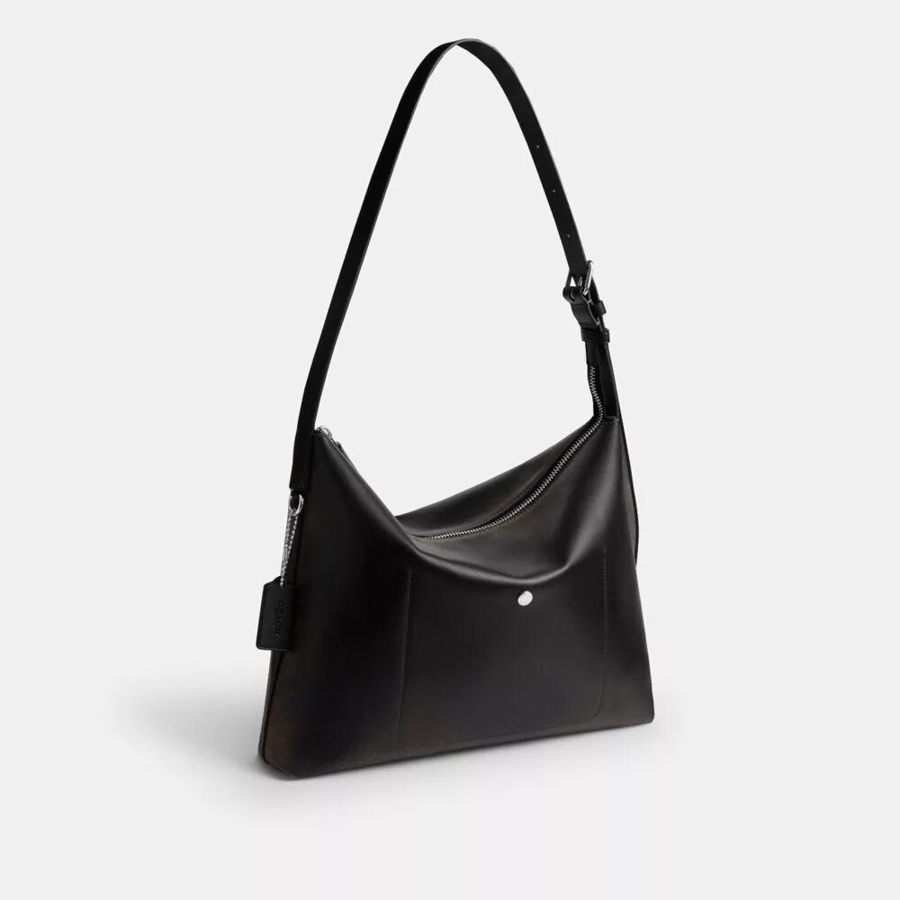Mott Messenger Bag 38 in Loved Leather