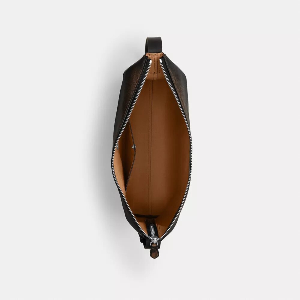 Mott Messenger Bag 38 in Loved Leather