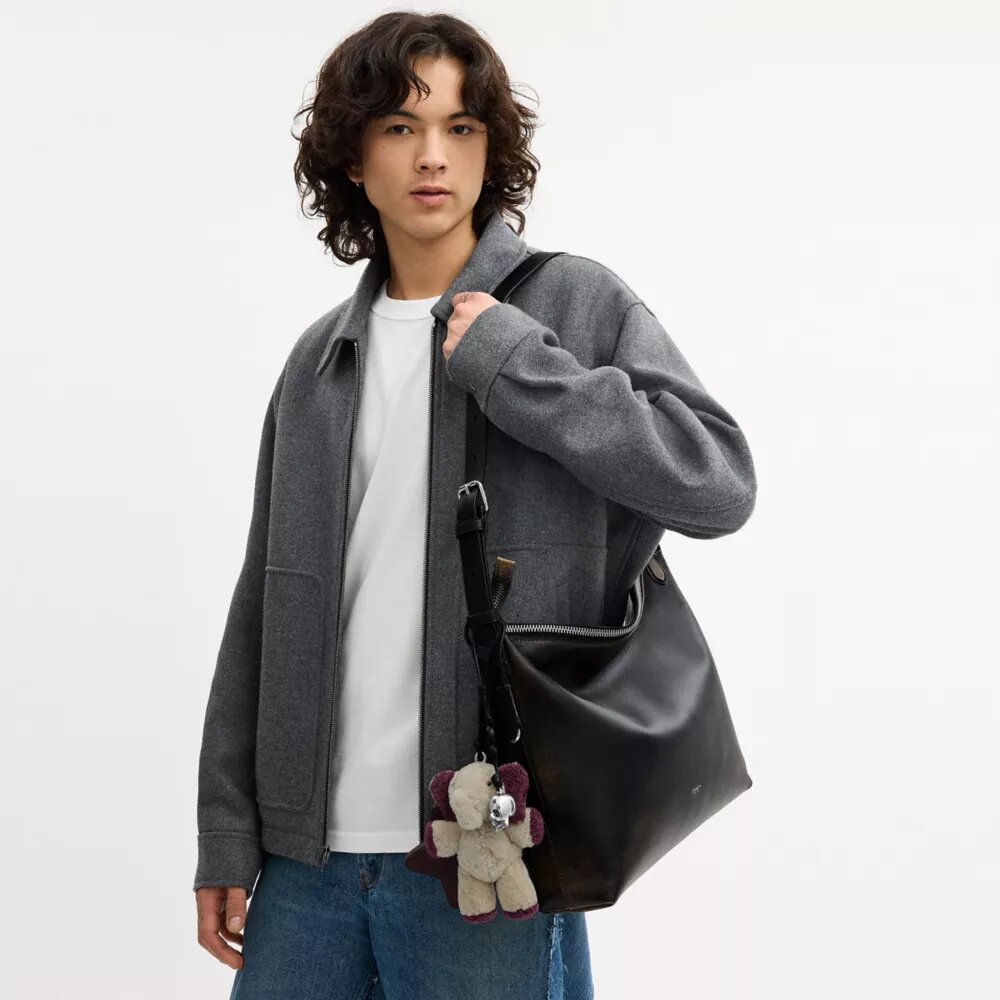 Mott Messenger Bag 38 in Loved Leather with Charms