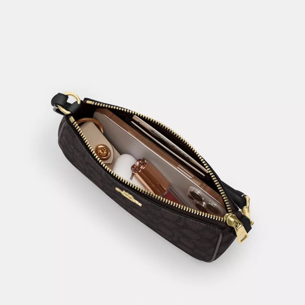 Nolita 19 in Signature Canvas
