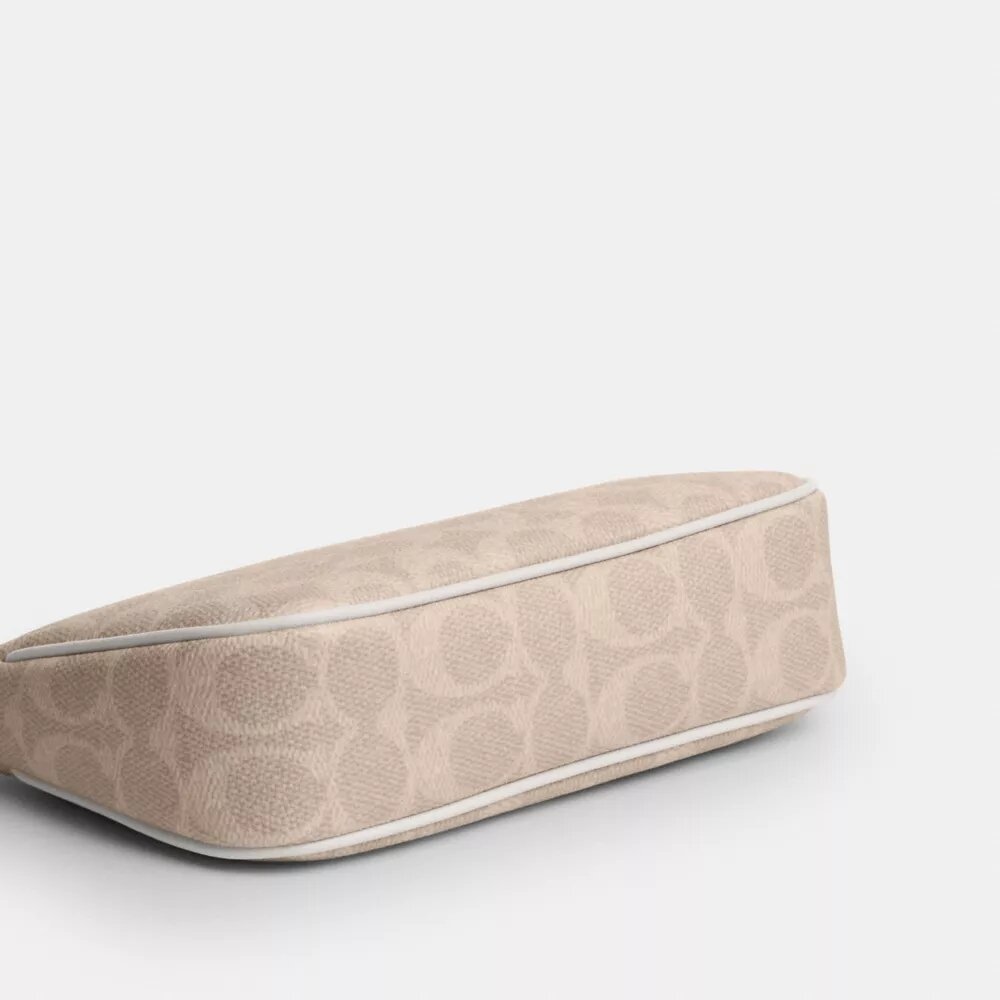 Nolita 19 in Signature Canvas
