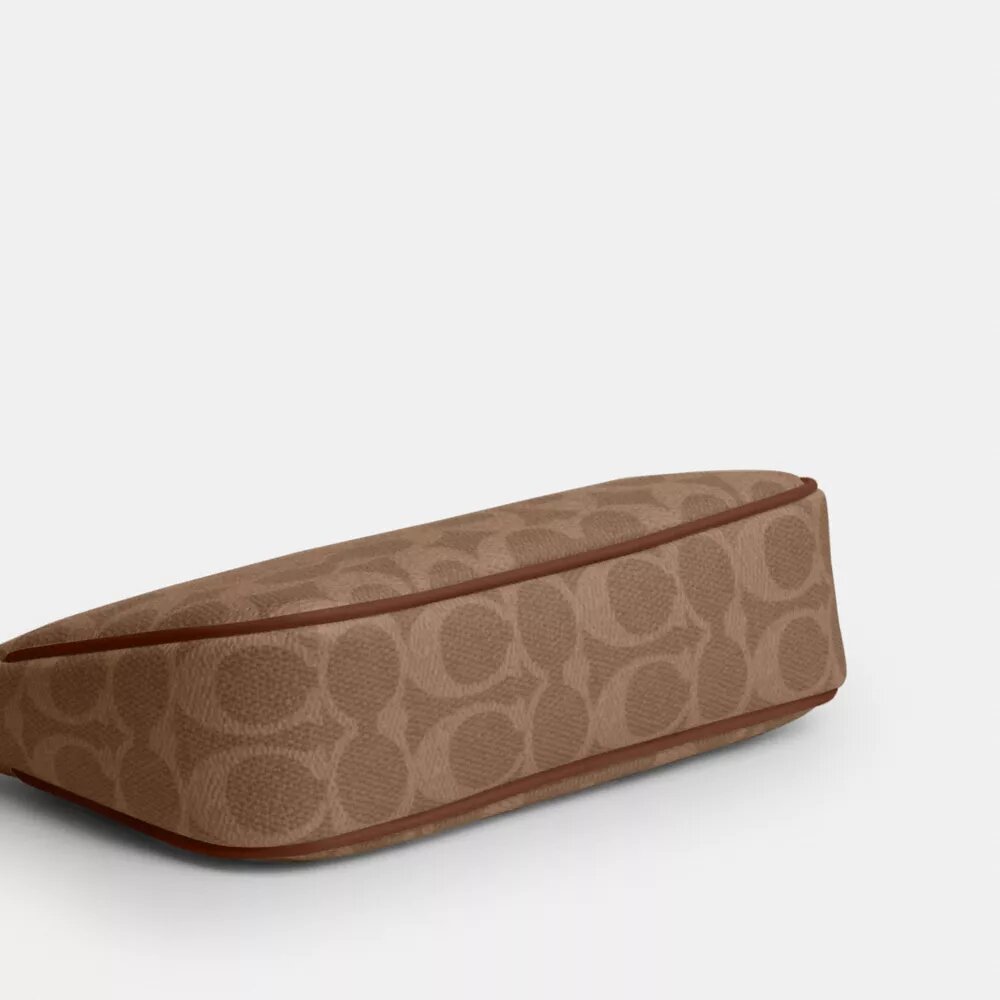 Nolita 19 in Signature Canvas
