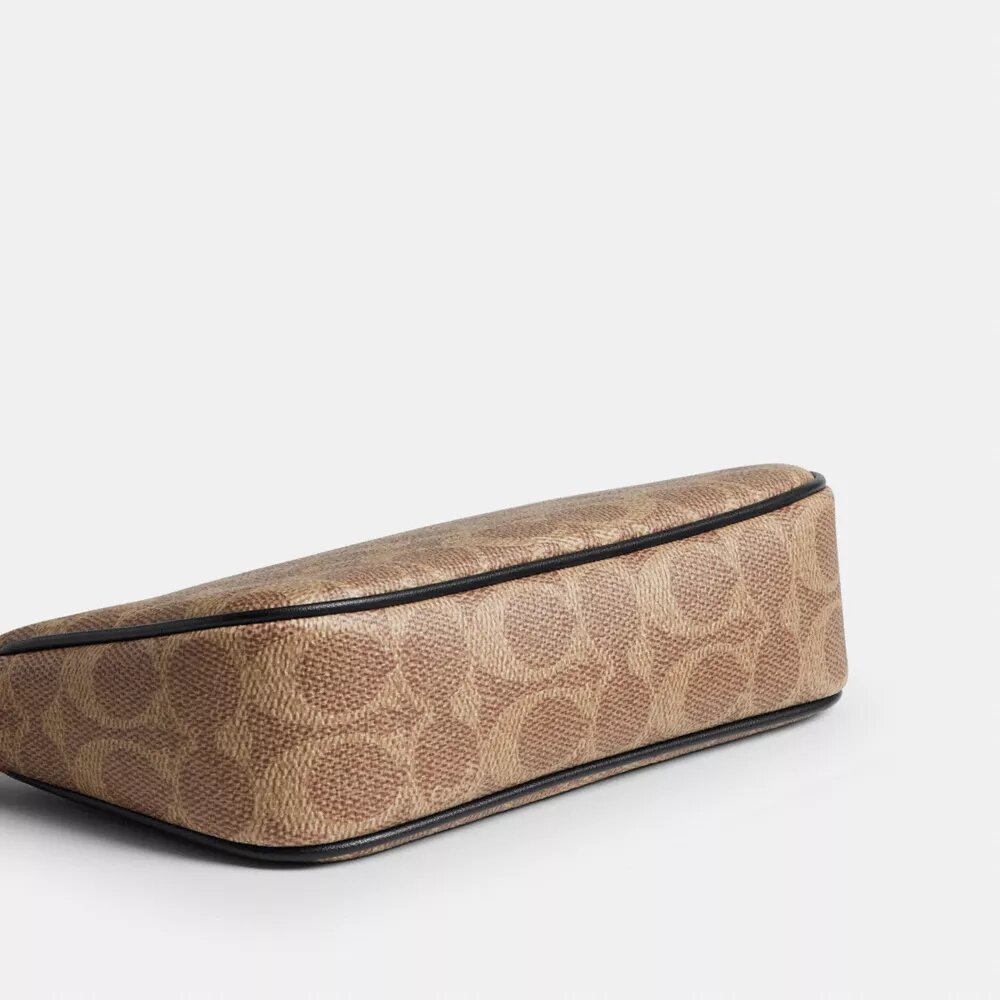 Nolita 19 in Signature Canvas
