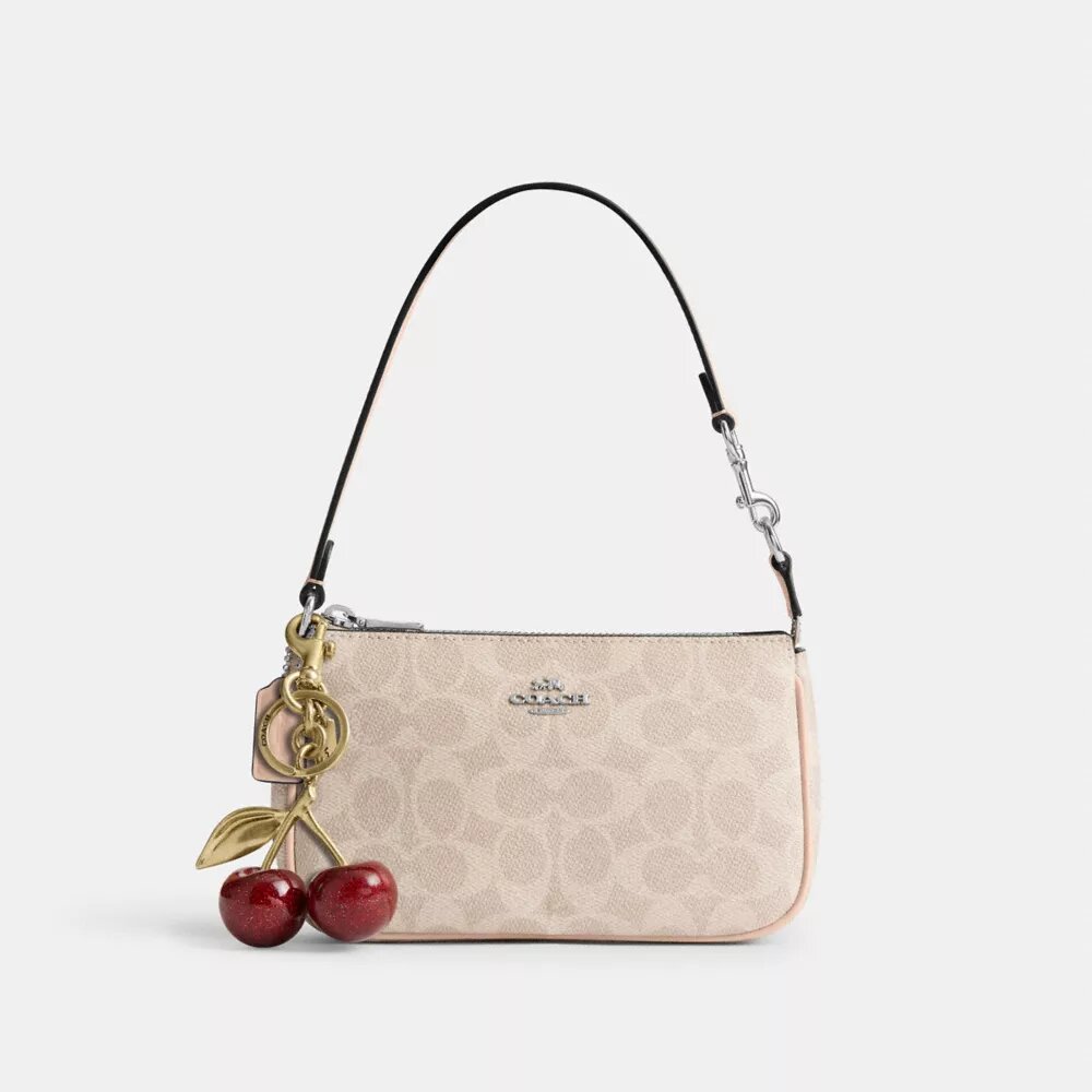 Nolita 19 in Signature Canvas