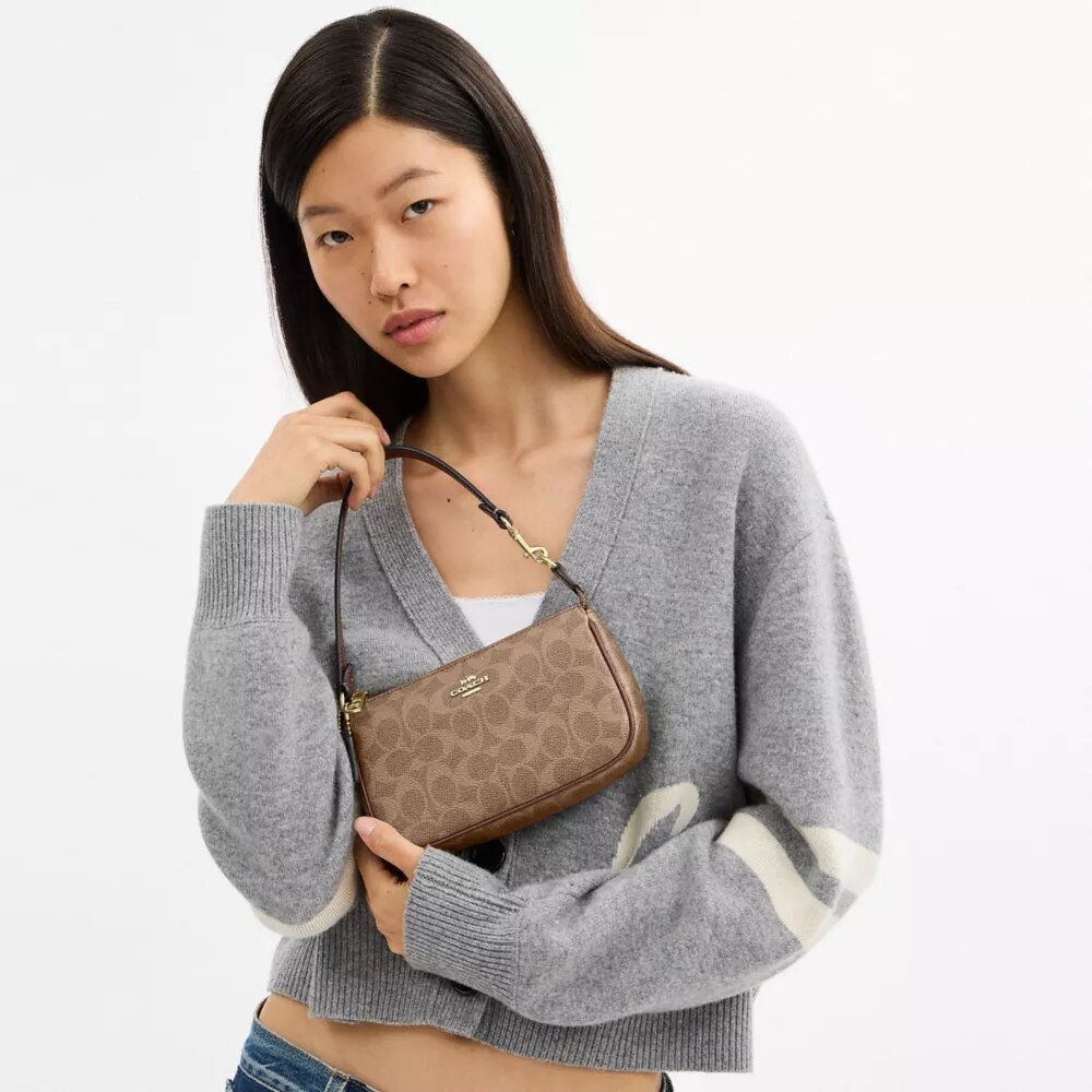 Nolita 19 in Signature Canvas