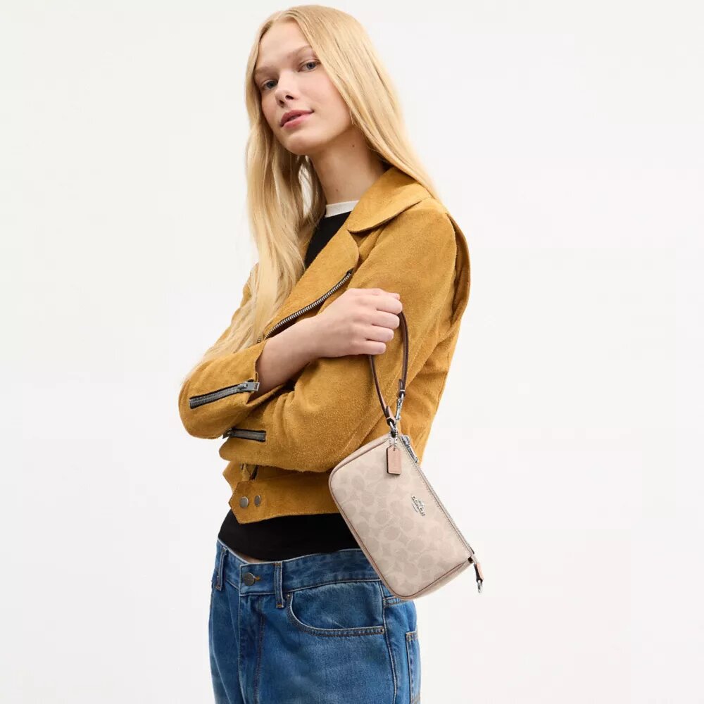 Nolita 19 in Signature Canvas