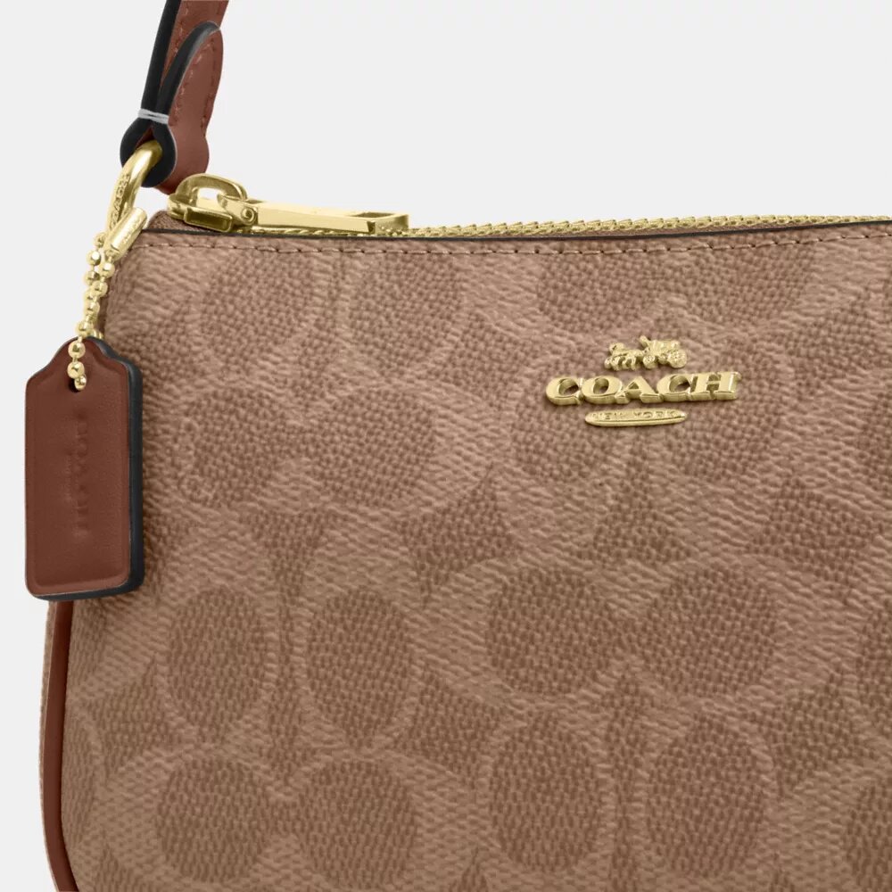 Nolita 19 in Signature Canvas