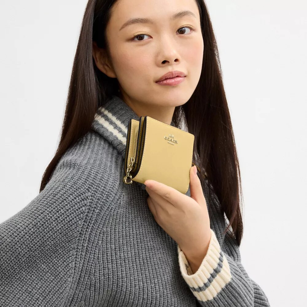 Snap Wallet with Charm